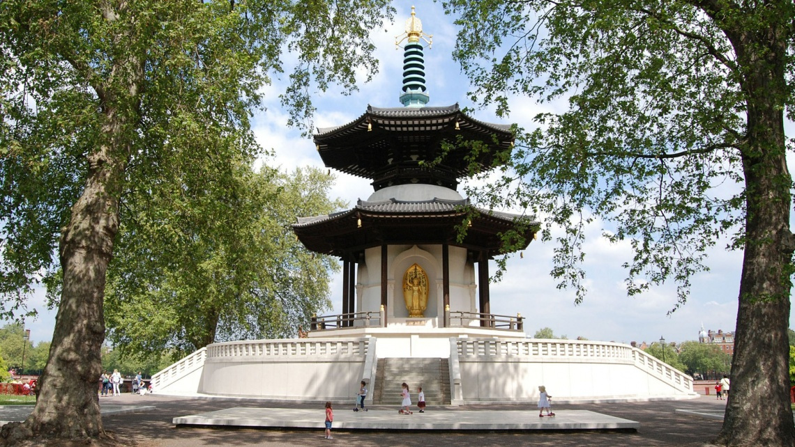 Peace Pagoda, Battersea