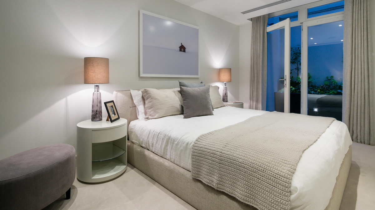 Bedroom in St Mary at Hill show apartment, ©Galliard Homes.