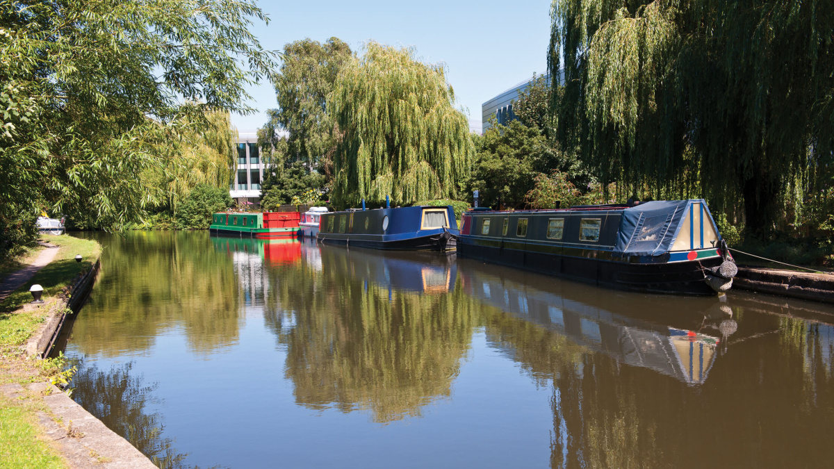Grand Union Canal in Kings Langley, ©Galliard Homes.