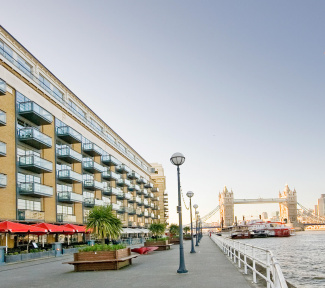 Spice Quay Heights exterior and view of Tower Bridge, ©Galliard Homes.