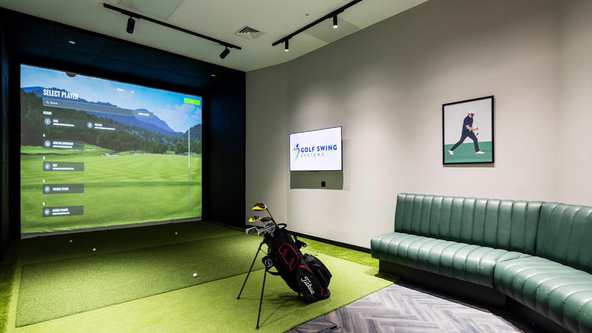 Golf simulator in lower level 2 at The Stage, ©Galliard Homes.