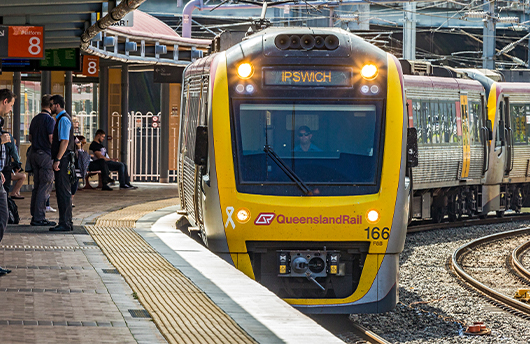 A train for Ipswich coming into a platform