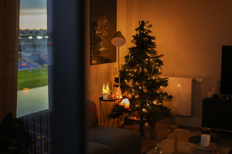 A Christmas tree in a Wimbledon Grounds show apartment.