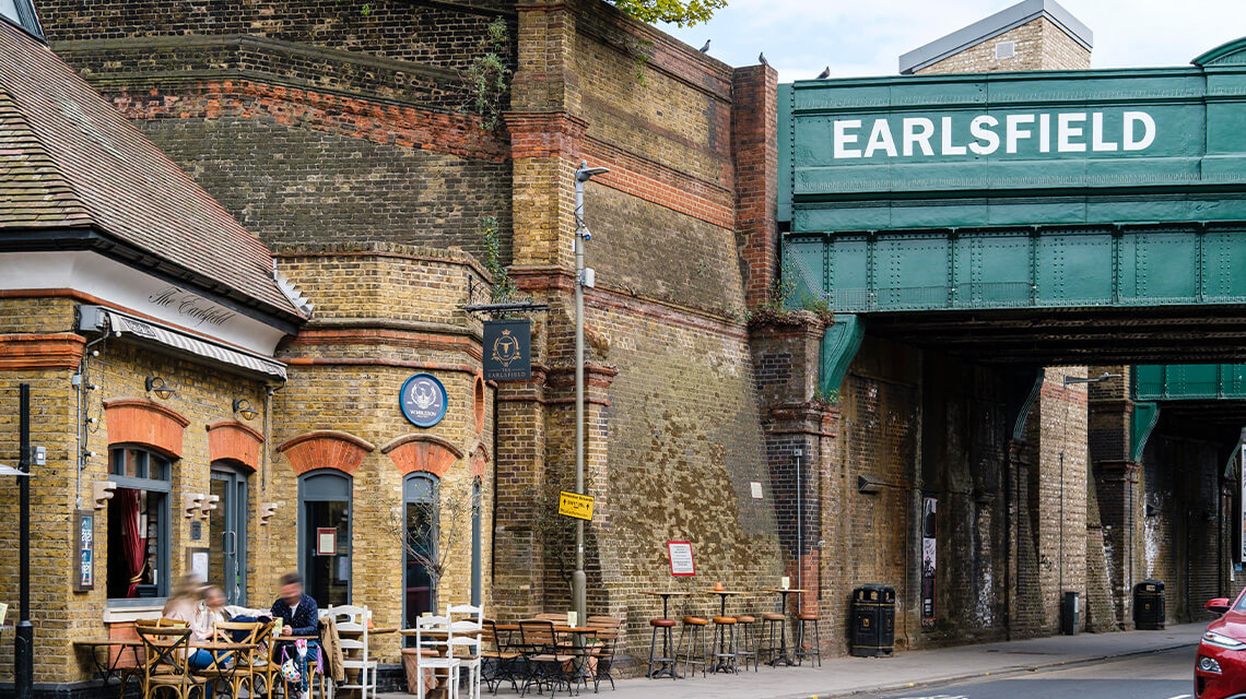 Garratt Lane, Earlsfield