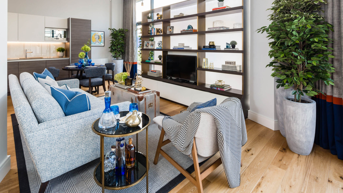 Kitchen, living and dining area at the Silver Works showroom, ©Galliard Homes.