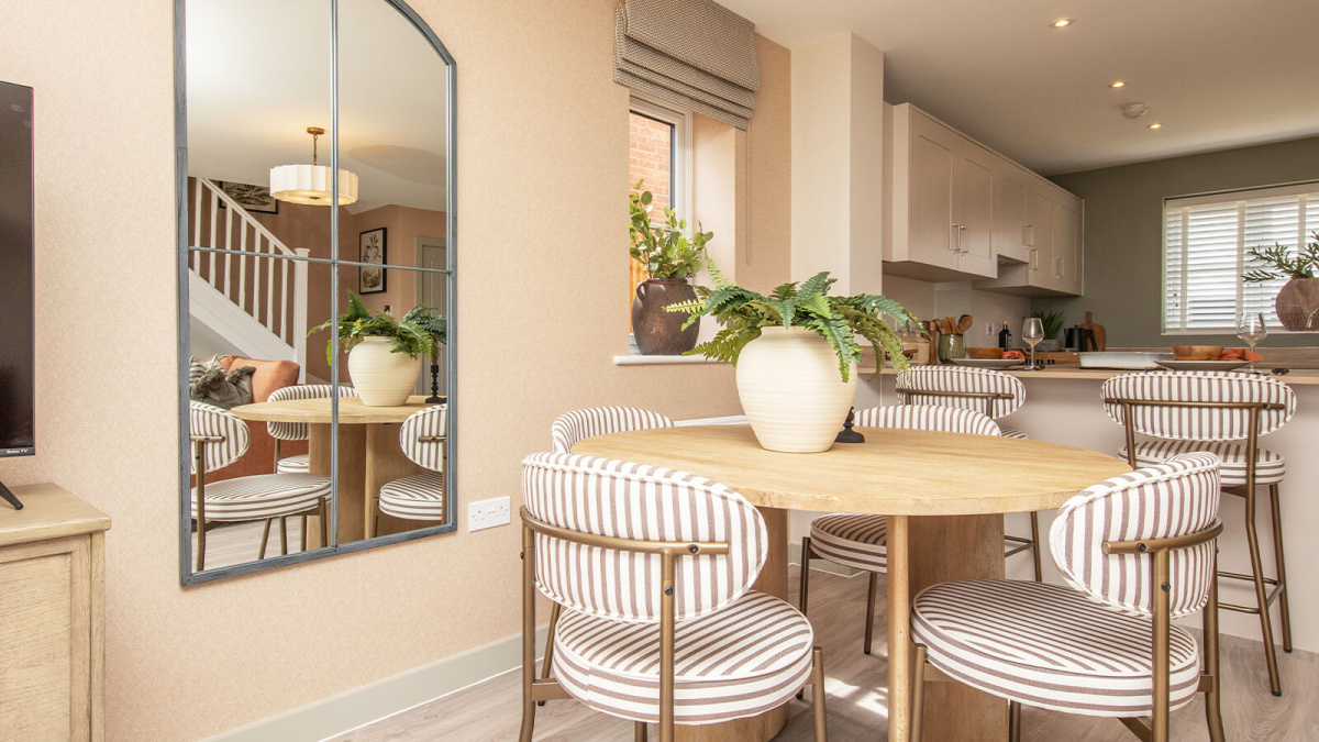 Dining area at Barrelmans Point, ©Wavensmere