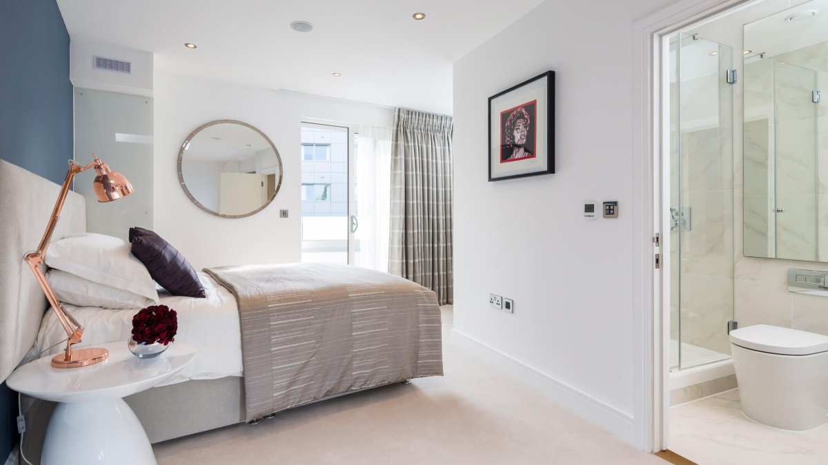 Master bedroom and en-suite at Merryweather House, ©Galliard Homes.