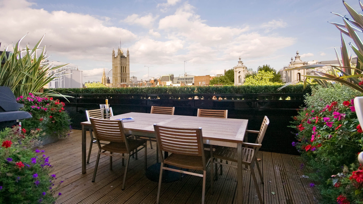 Terrace with Westminster views at Romney House, ©Galliard Homes.