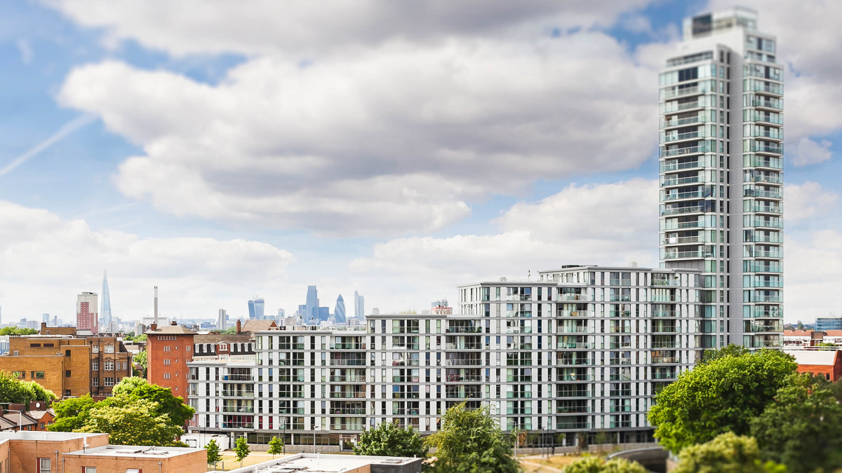 Distillery Tower and Distillery Crescent exterior, ©Galliard Homes.