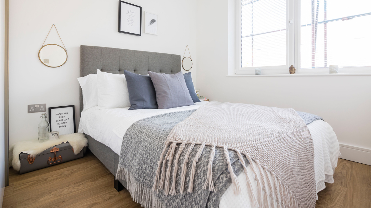 Bedroom area at a Pinnacle House show apartment, ©Galliard Homes.