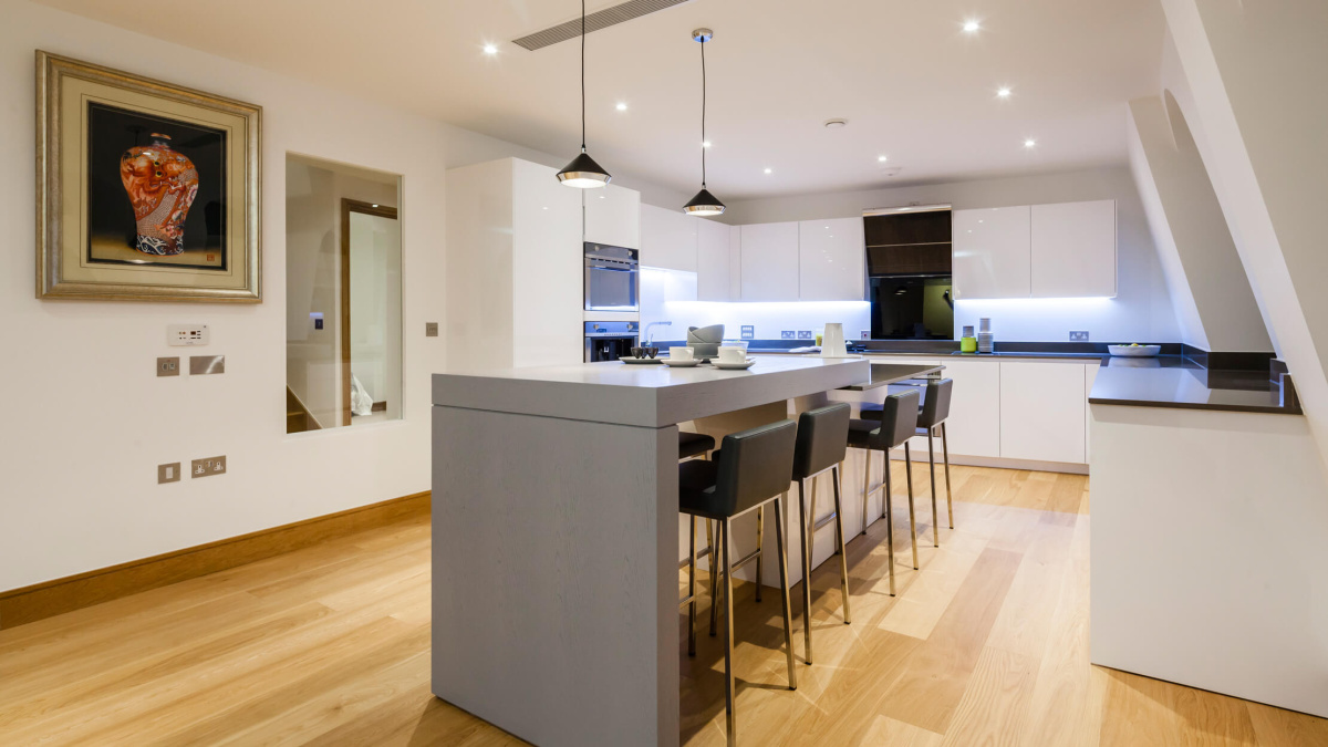 Kitchen at a Ludgate Broadway show apartment, ©Galliard Homes.