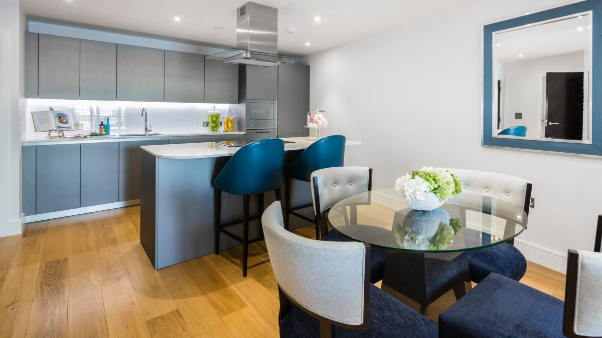 Kitchen and dining area in a Galliard Homes’ show apartment, ©Galliard Homes.