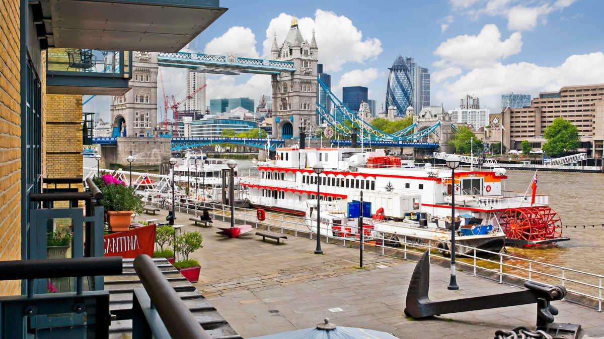 Balcony view of Tower Bridge and the City of London from Spice Quay Heights, ©Galliard Homes.