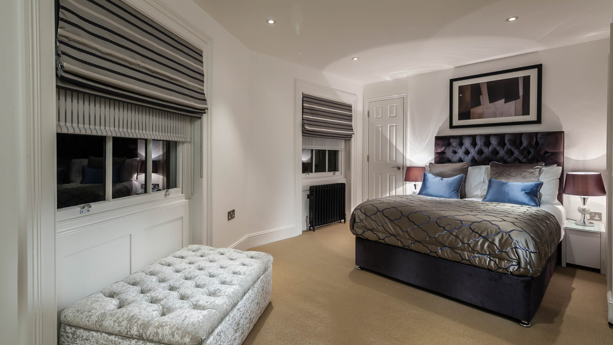 Bedroom at a Red Lion Court show apartment, ©Galliard Homes.