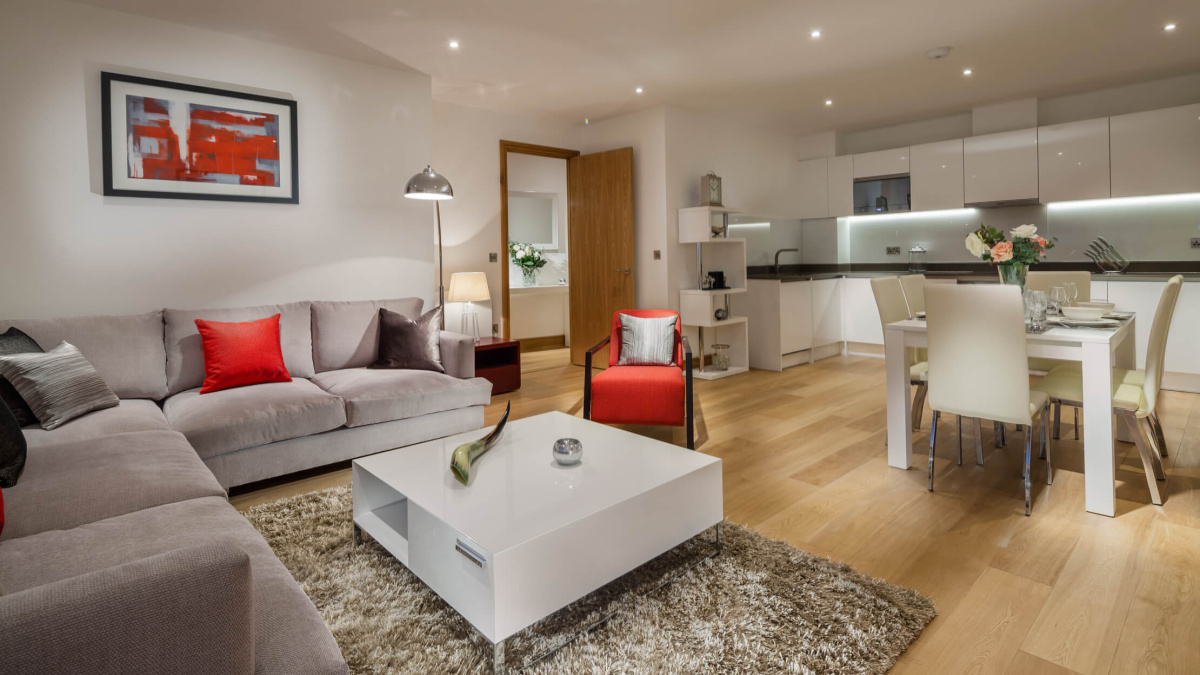 Living and dining area in Sycamore Court show apartment, ©Galliard Homes.