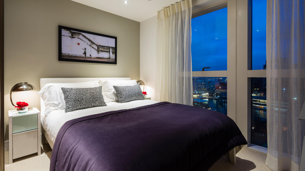 Bedroom at the Lincoln Plaza show apartment, ©Galliard Homes.