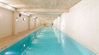 Indoor swimming pool at The County Hall Apartments, ©Galliard Homes.
