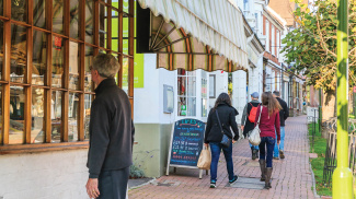 Town centre in Haywards Heath, ©Galliard Homes.