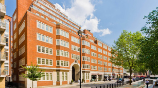 Romney House exterior, ©Galliard Homes.