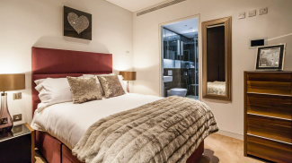 Bedroom at a Marconi House show apartment, ©Galliard Homes.