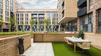 Private garden at a Wimbledon Grounds duplex ©Galliard Homes.