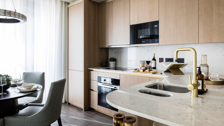 Kitchen and dining area at TCRW SOHO ©Galliard Homes.