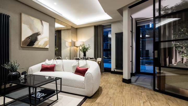 Living and dining area at an Arena Quayside duplex apartment, ©Galliard Homes.