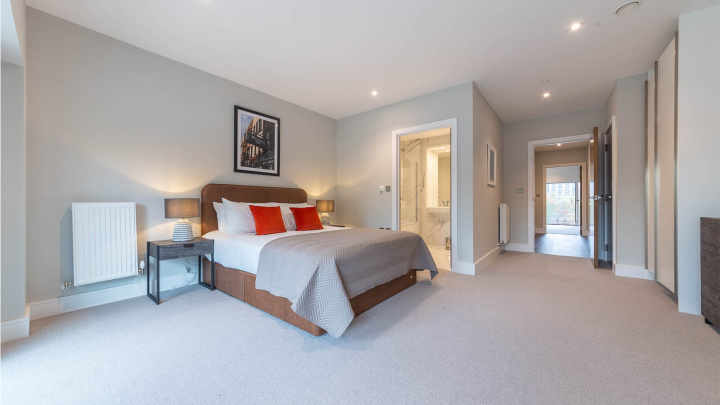 Bedroom with en-suite at G03 Orchard Wharf ©Galliard Homes.