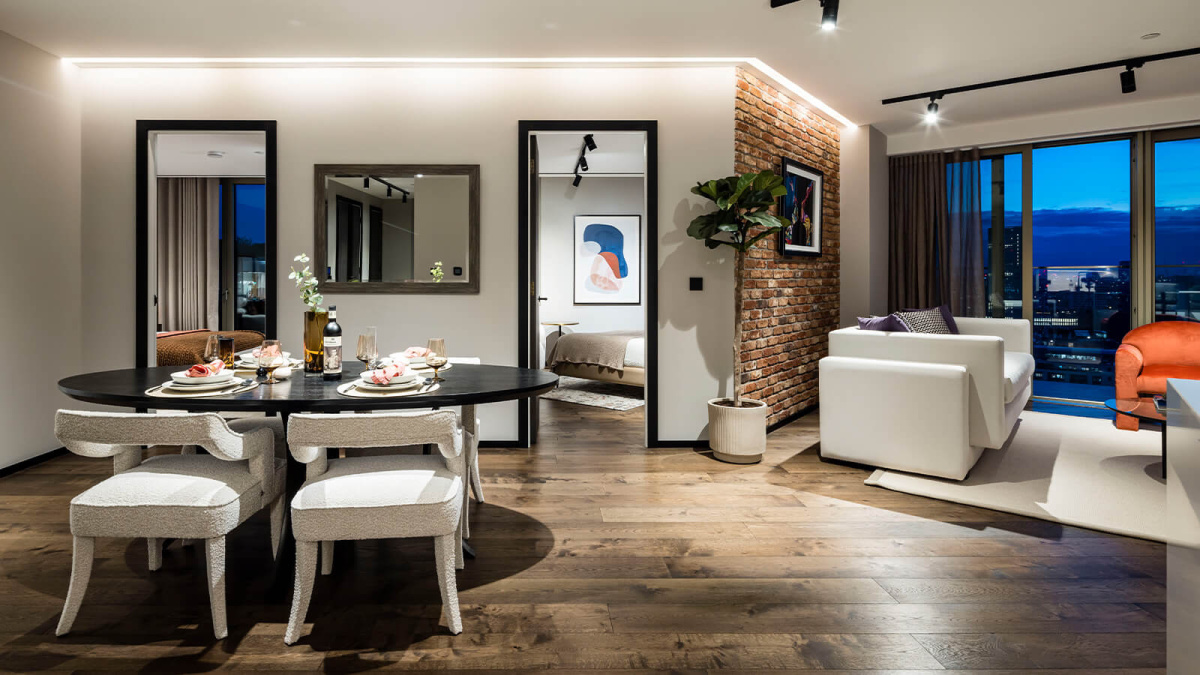 Living and dining area at apartment 1911 The Stage, ©Galliard Homes.