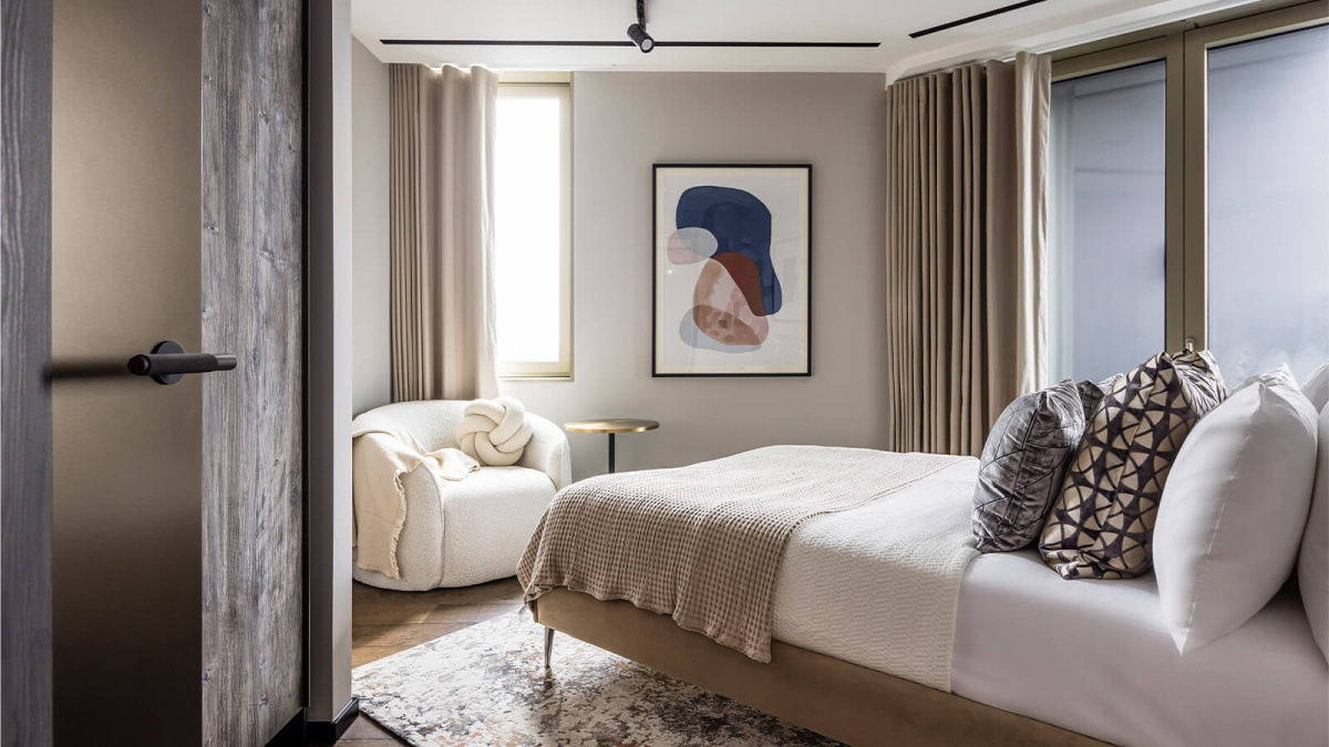 Second bedroom with terrace at apartment 1911 The Stage, ©Galliard Homes.