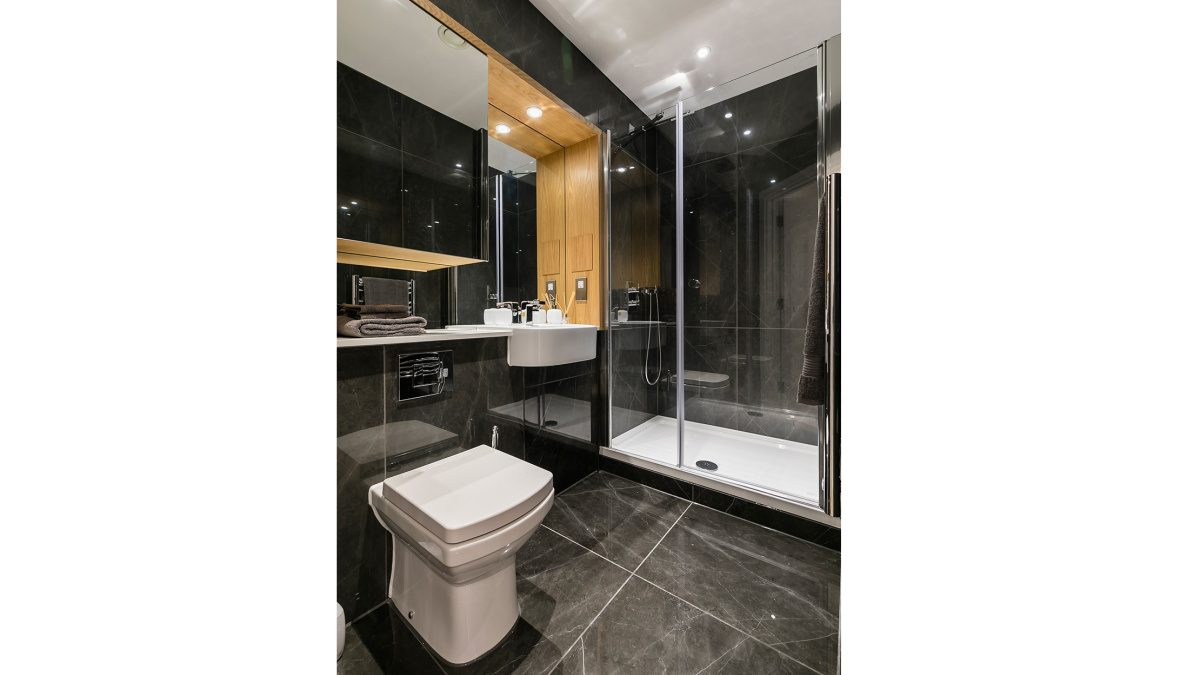 En-suite at Crescent House, ©Galliard Homes.