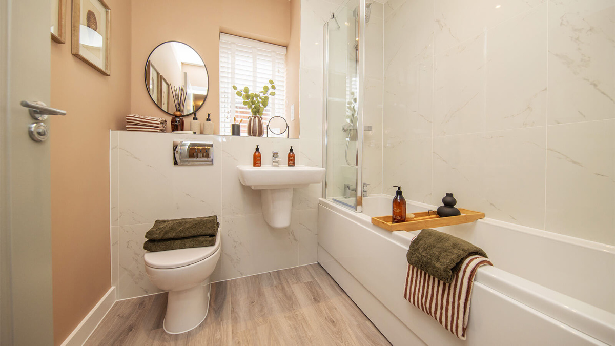 Family bathroom of Plot 37 Barrelmans Point ©Wavensmere