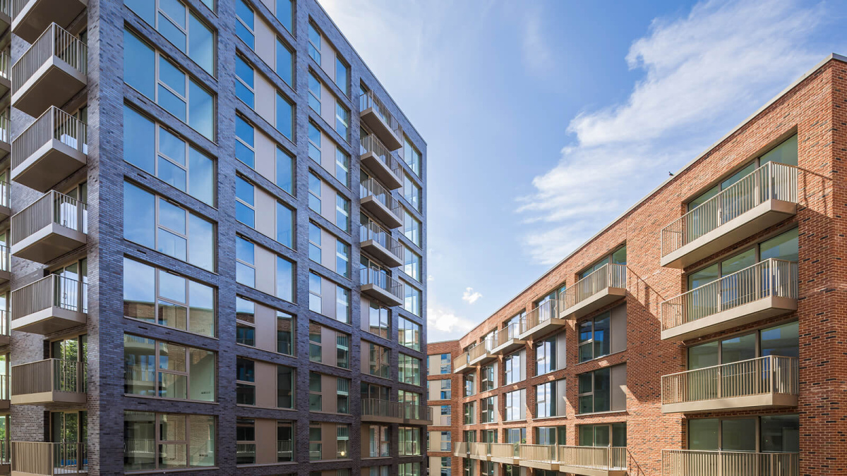 Block A exterior at Neptune Wharf (left) ©Galliard Homes.