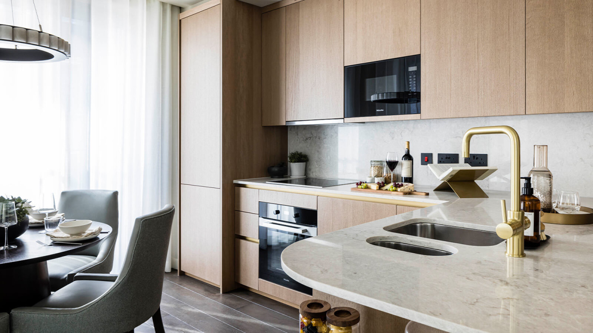 Kitchen and dining area at a TCRW SOHO apartment ©Galliard Homes.