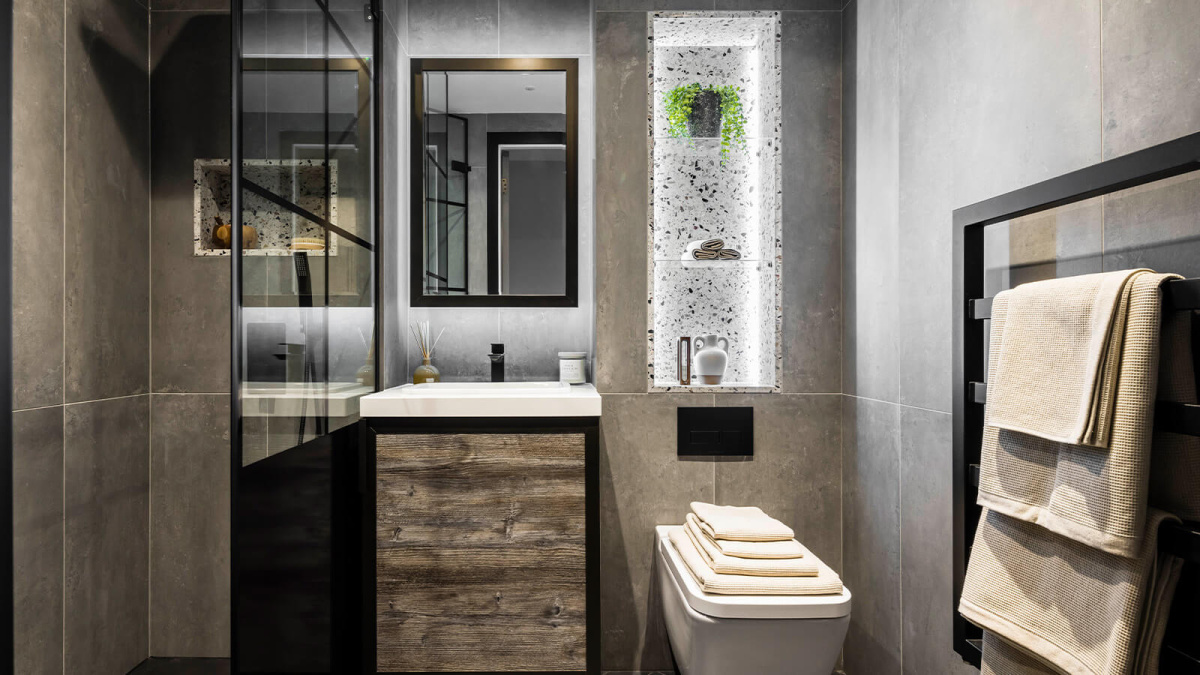 Ensuite shower room at a two-bedroom apartment at The Stage, ©Galliard Homes.