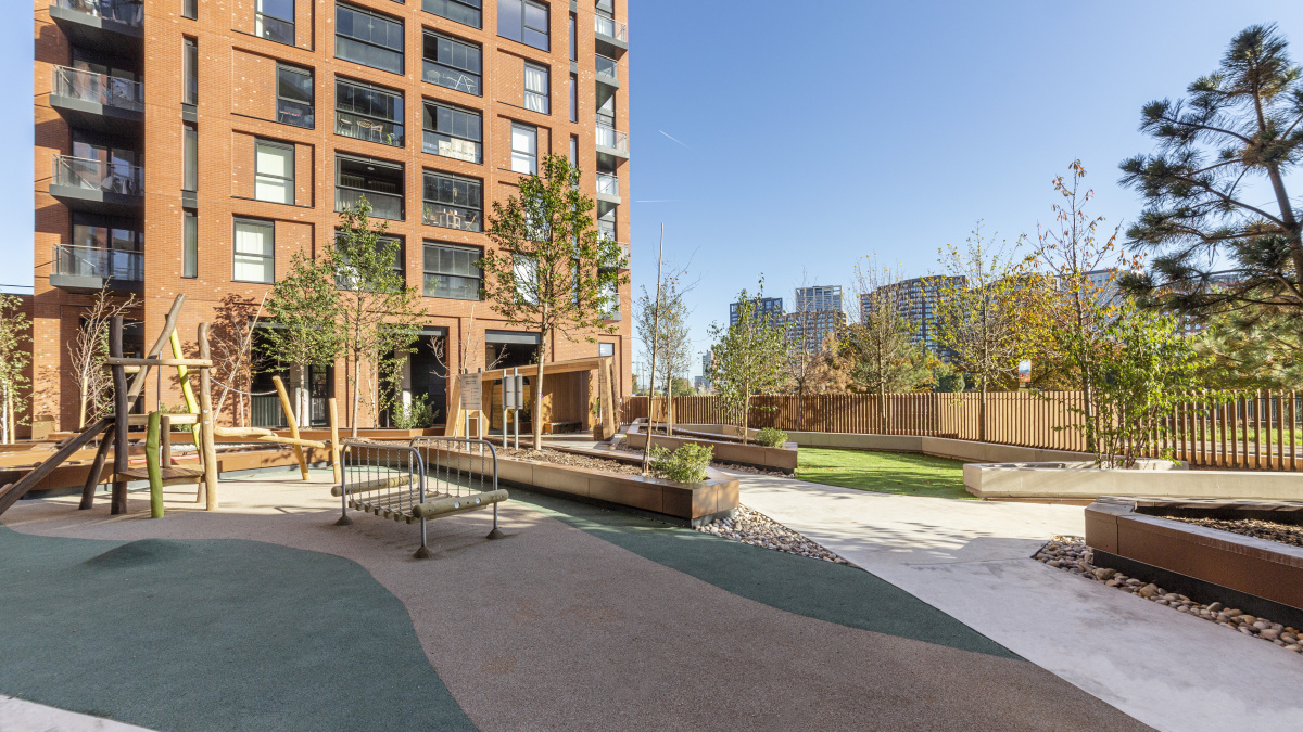 Orchard Wharf exterior ©Galliard Homes.