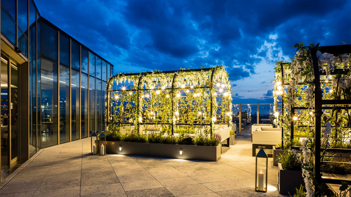 32nd-floor Sky Terrace at The Stage, ©Galliard Homes.