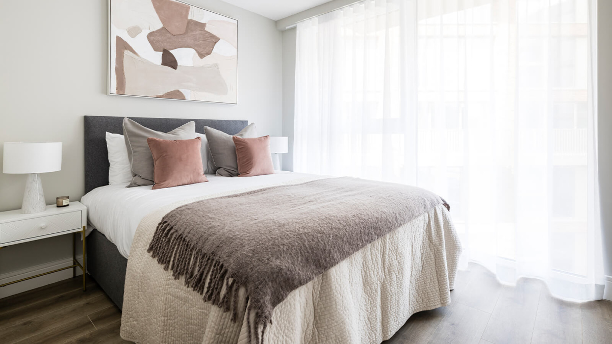 Duplex bedroom at Neptune Wharf ©Galliard Homes.