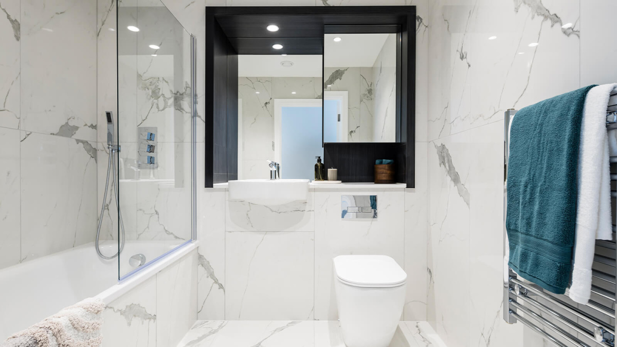 Bathroom at Neptune Wharf ©Galliard Homes.