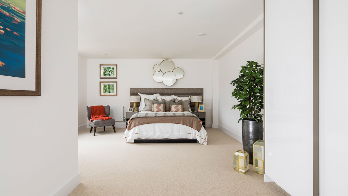 Primary bedroom at Crescent House ©Galliard Homes.