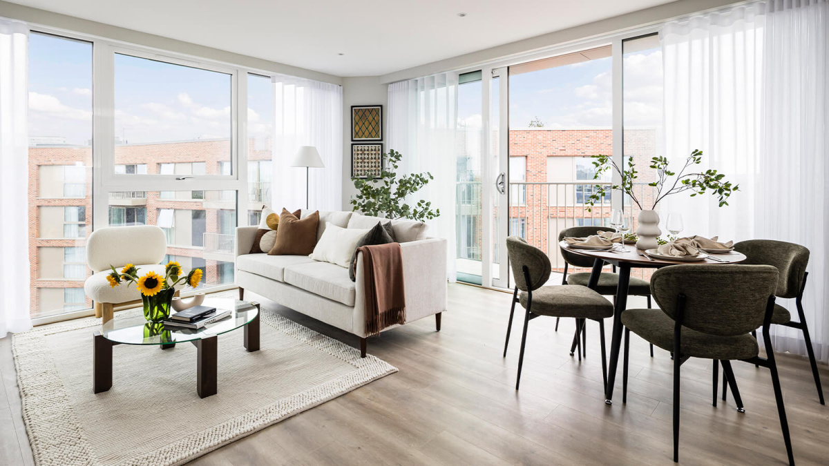 Living area at Neptune Wharf ©Galliard Homes. Living area at Neptune Wharf ©Galliard Homes.