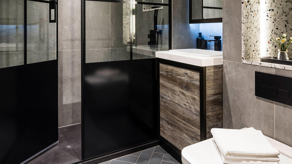 Shower room in a studio suite at The Stage, ©Galliard Homes.