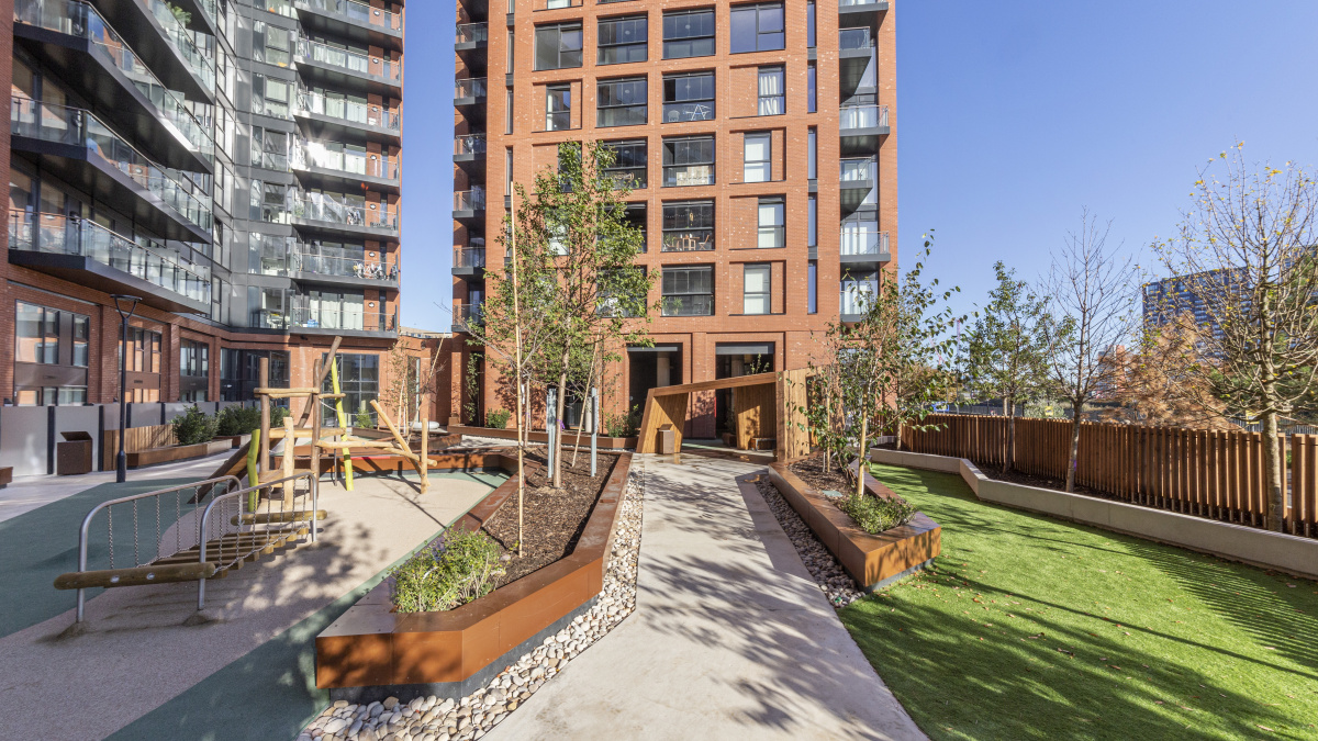 Orchard Wharf exterior ©Galliard Homes.