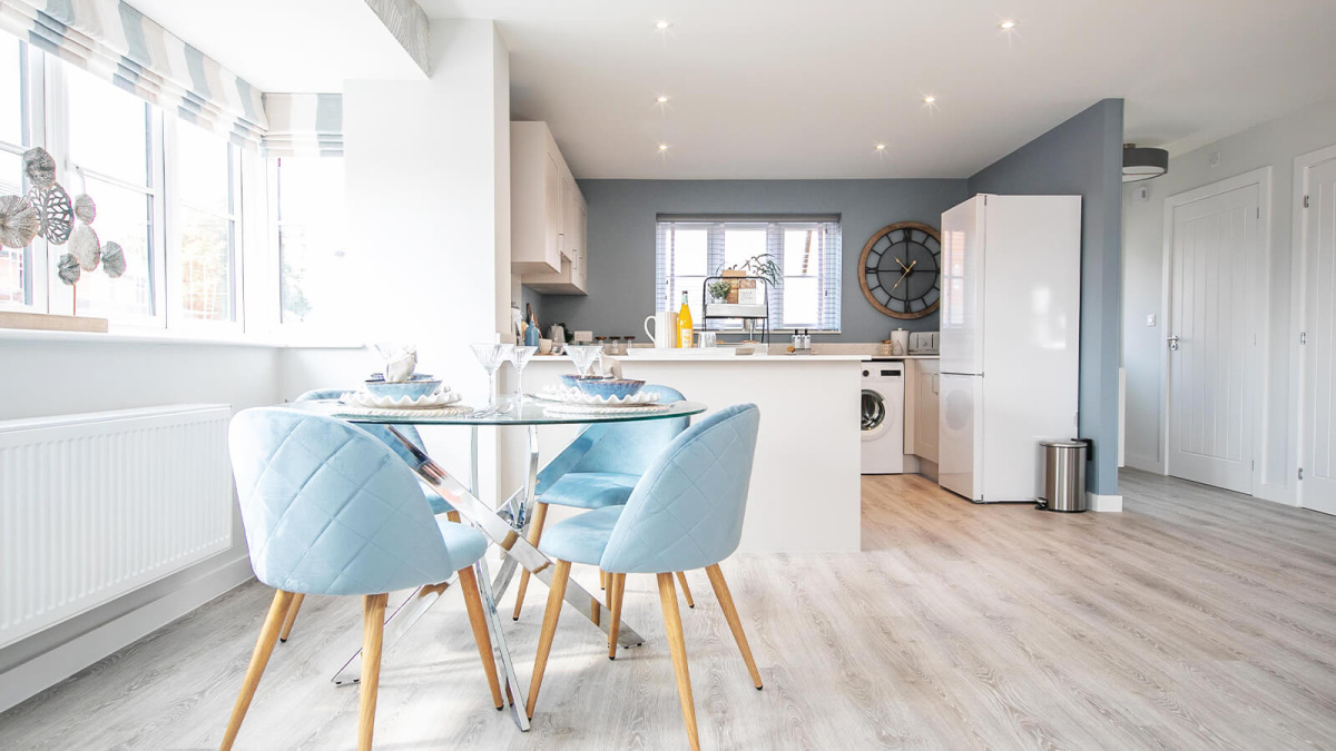 Open-plan living and dining area at Barrelmans Point, ©Wavensmere