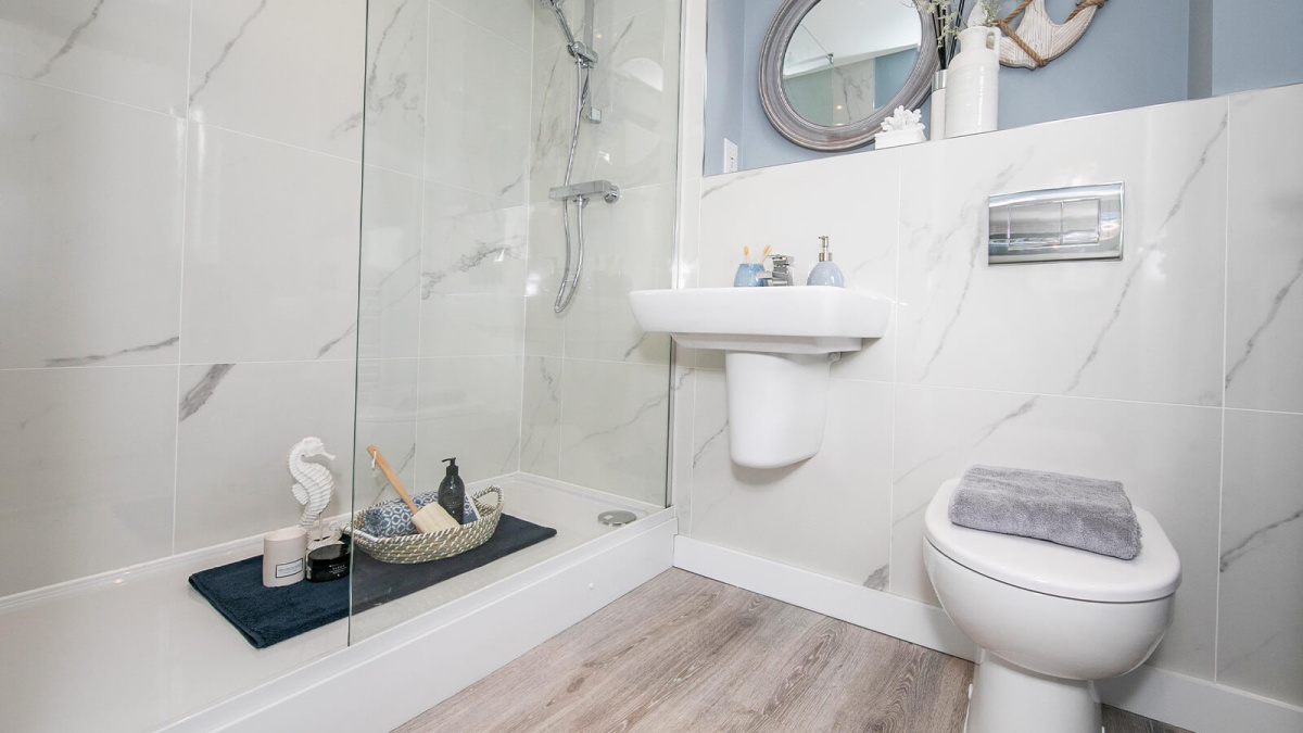 En-suite shower room at Barrelmans Point, ©Wavensmere