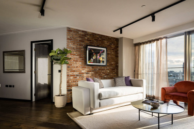 Living area with terrace at apartment 1911 The Stage, ©Galliard Homes. Living area with terrace at apartment 1911 The Stage, ©Galliard Homes.