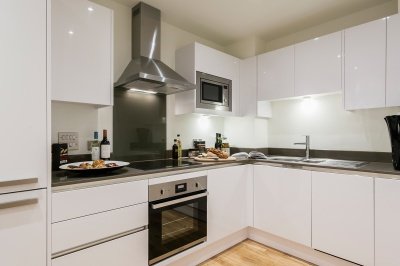 Kitchen and dining area at a Galliard Homes show apartment, ©Galliard Homes. Kitchen and dining area at a Galliard Homes show apartment, ©Galliard Homes.