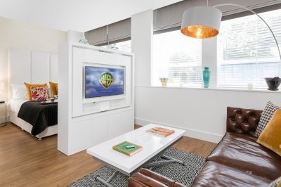 Living and bedroom areas at the Langwood House showroom, ©Galliard Homes. Living and bedroom areas at the Langwood House showroom, ©Galliard Homes.