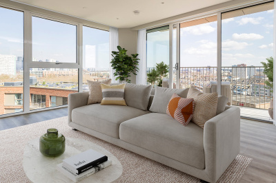 Living area at Neptune Wharf ©Galliard Homes.