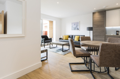 Kitchen and dining area in a Galliard Homes show apartment, ©Galliard Homes. Kitchen and dining area in a Galliard Homes show apartment, ©Galliard Homes.